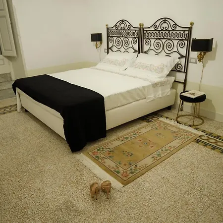 فندق مبيت وإفطار Palazzo Introna مولا دي باري