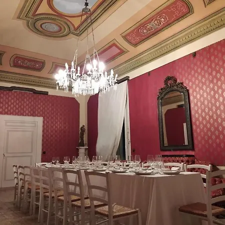 Palazzo Introna Bed & Breakfast *