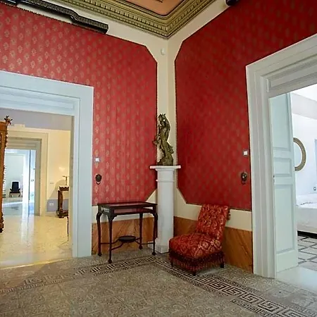 Palazzo Introna Bed & Breakfast 3*