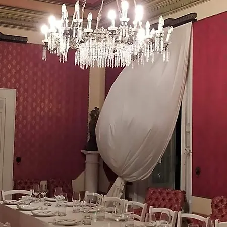 Bed & Breakfast Palazzo Introna 3*