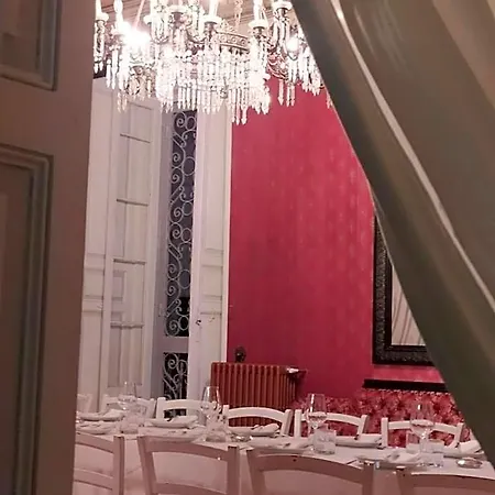 Palazzo Introna فندق مبيت وإفطار