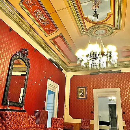 Palazzo Introna Bed & Breakfast Mola di Bari