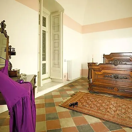 Palazzo Introna Bed & Breakfast 3*
