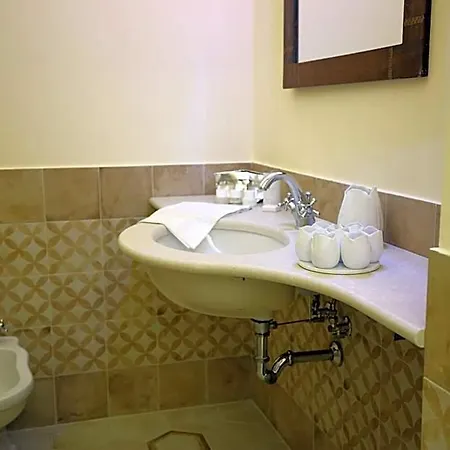Bed & Breakfast Palazzo Introna 3*