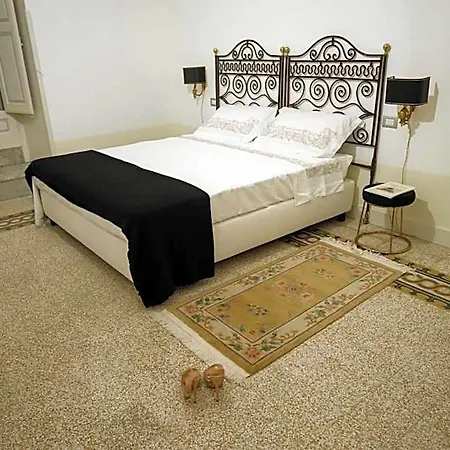 Palazzo Introna Bed & Breakfast Mola di Bari