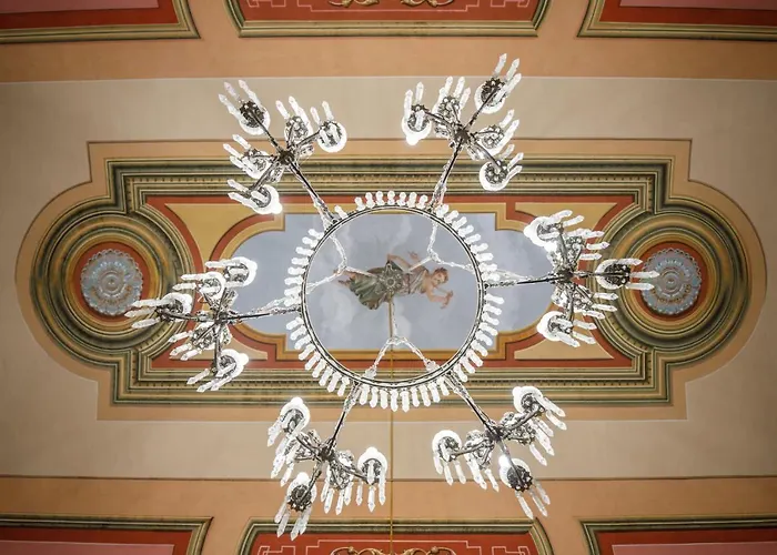 Palazzo Introna לינה וארוחת בוקר מולה די בארי